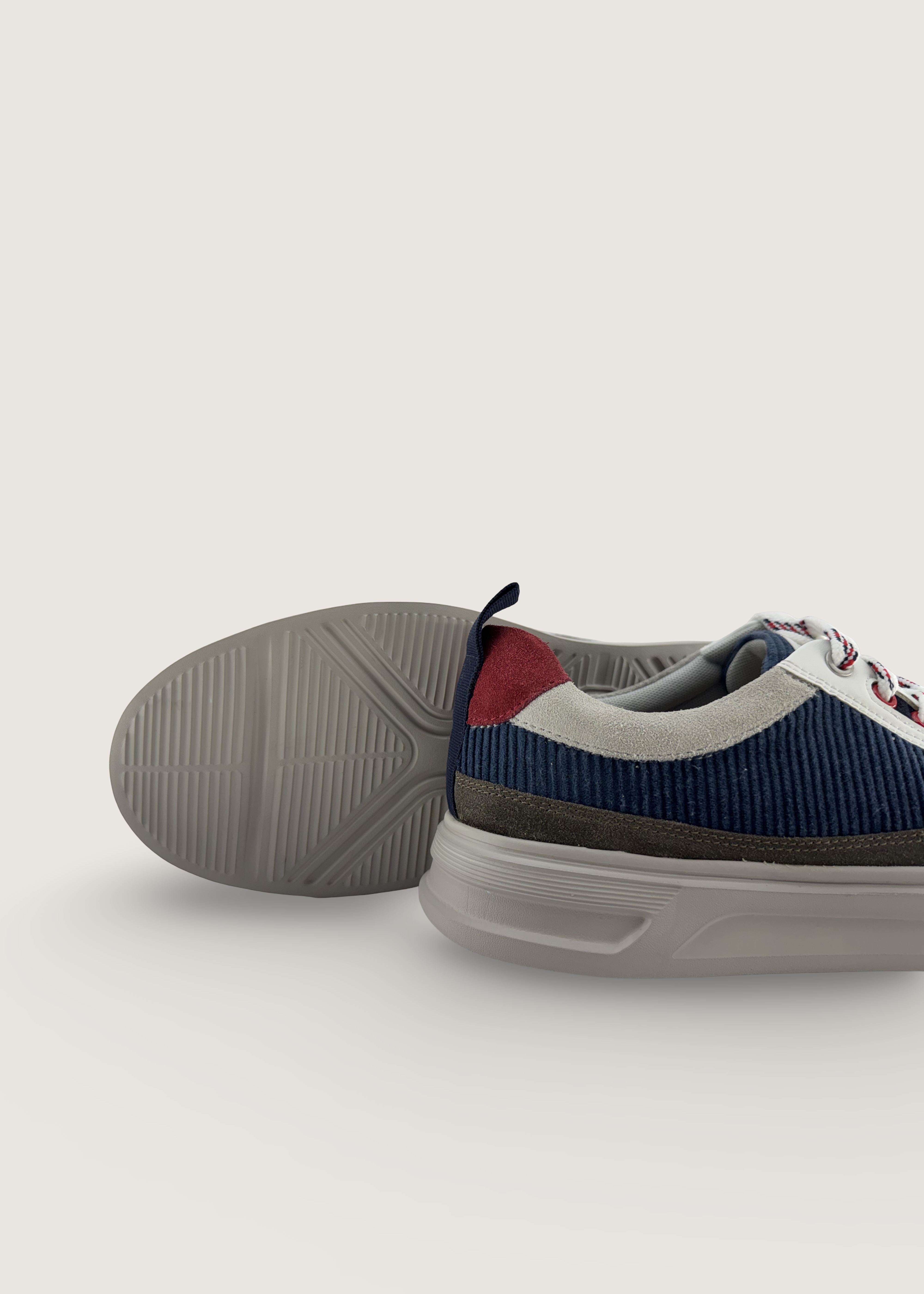 光 Men's Hikari in pumice and olive leather suede and deep blue cotton corduroy - Image 5