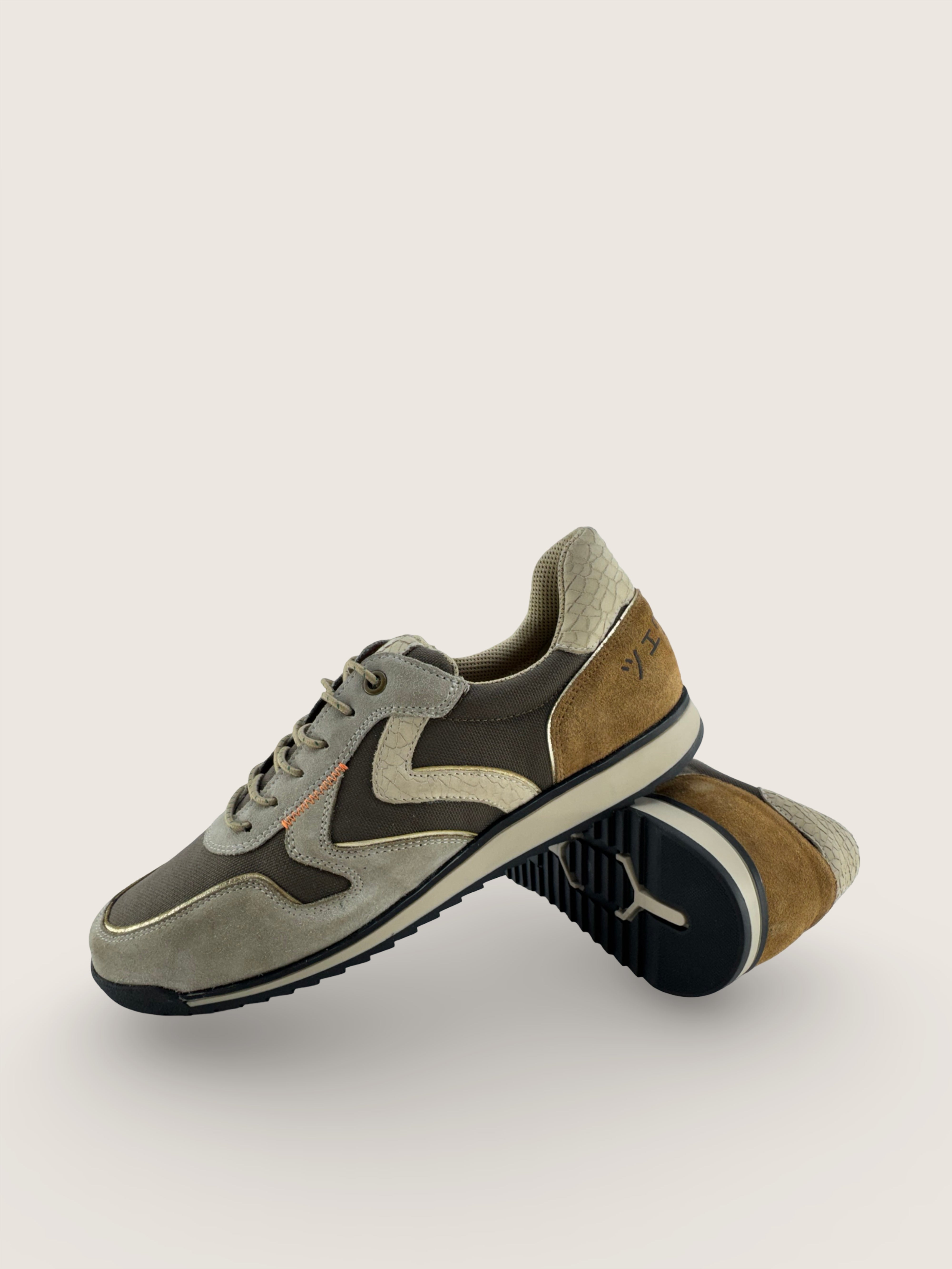 大阪 Men's Osaka in beige and brown leather suede with brown nylon parachute