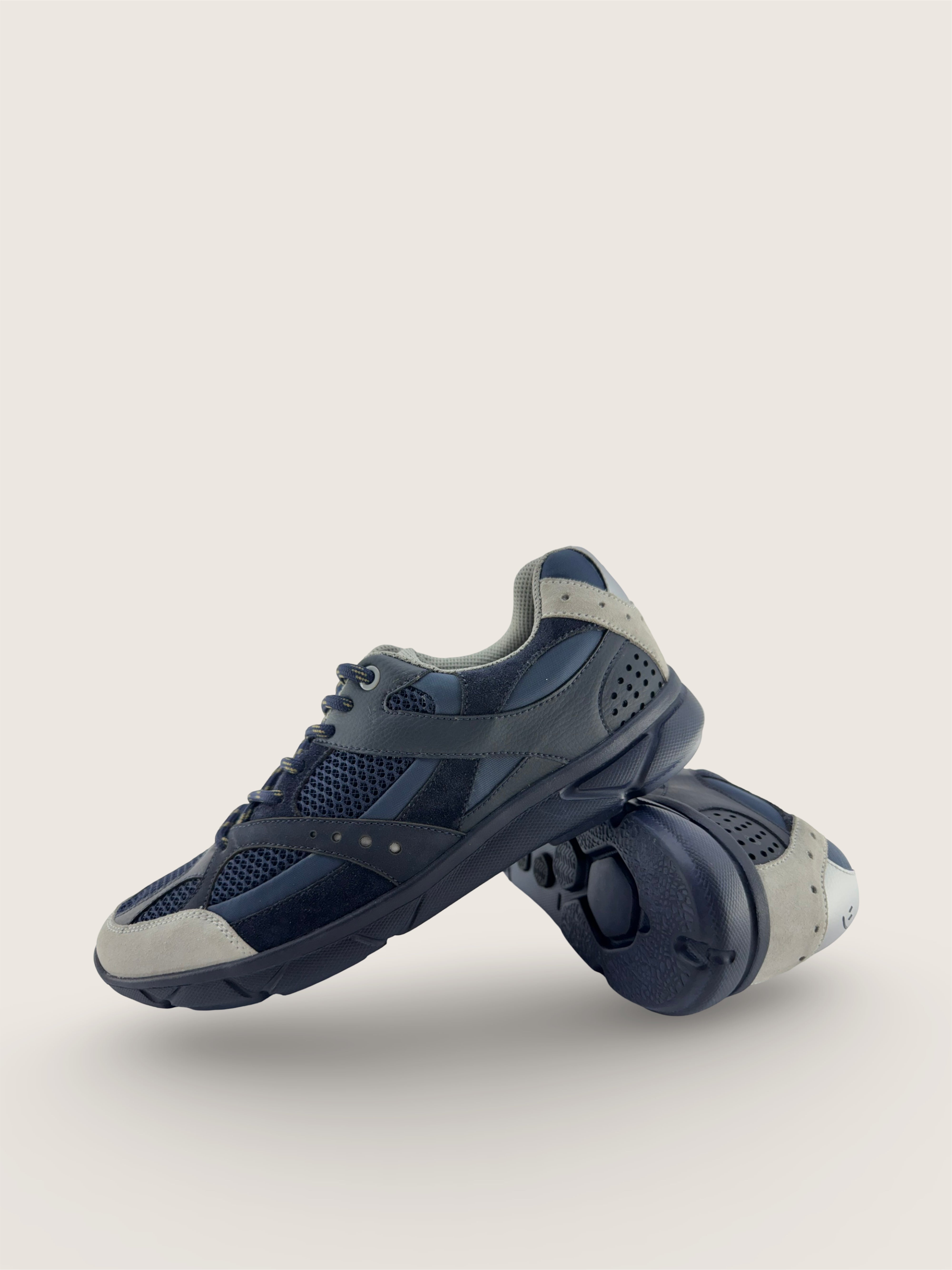 富士 Men's FUJI in dark navy blue leather nubuck with denim blue technical mesh panels