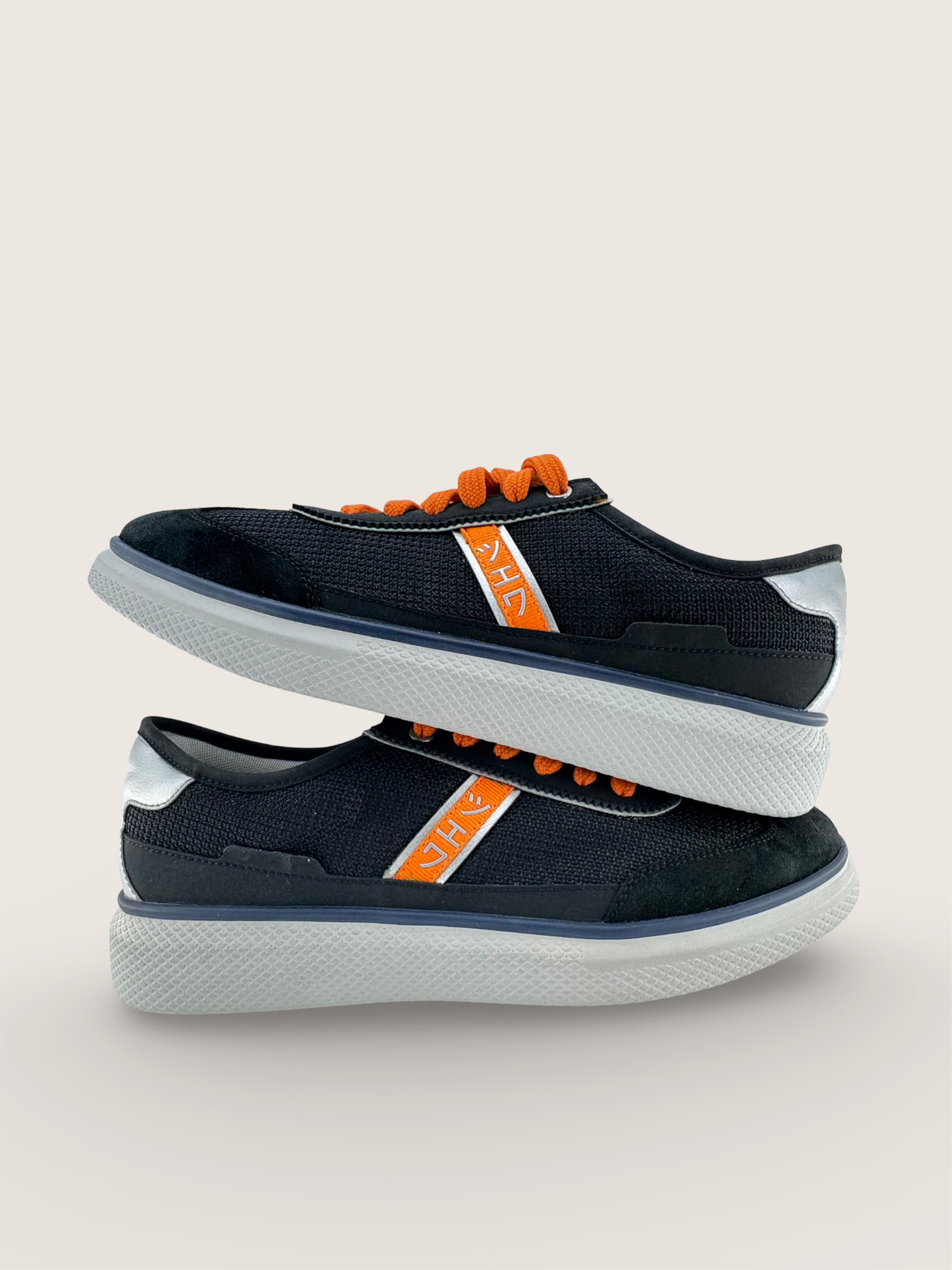 波 Men's SORA in jet black leather suede with deep black layers of petra mesh - Image 4